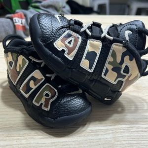 Nike air more shoes size 7c